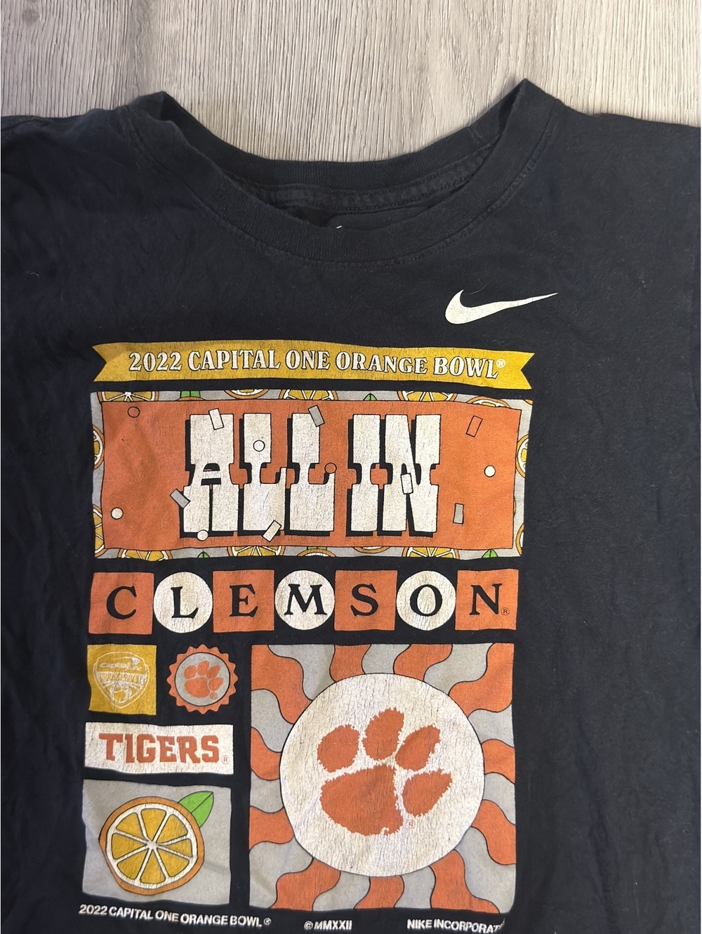 Nike 2022 Capital One Orange Bowl Clemson Tigers Black Graphic T-Shirt - Picture 2 of 3